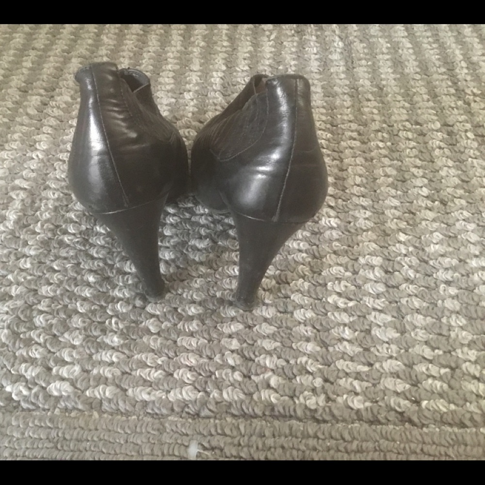 🆕LISTING CHANEL BLACK BOOTIES 💥RARE 💯Authentic - Picture 6 of 7